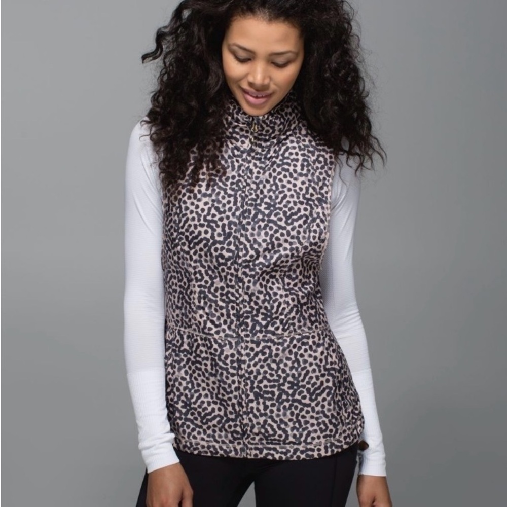Lululemon Running Pack-It Vest in Ace Spot Grain Black